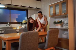 Con gái bị chồng mới của mẹ chịch mỗi ngày, cho dù đã có người yêu