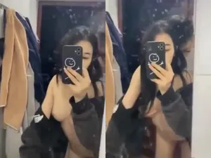 Gái xinh vú ngon "đi ngoài" ny cho thằng bạn thân xxx trong toilet